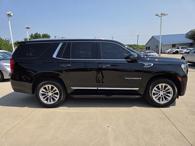 Used 2022 GMC Yukon SLT w/ SLT Premium Package AWD/4WD image 2