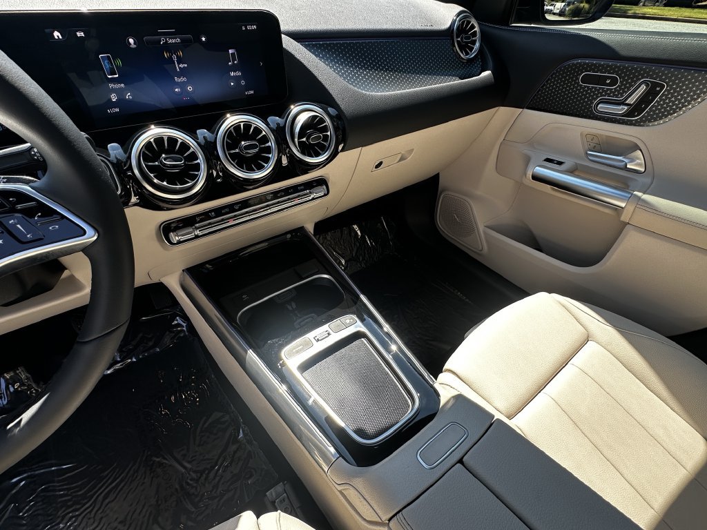 Certified 2026 Mercedes-Benz GLA 250 4MATIC w/ Midnight Edition image 31