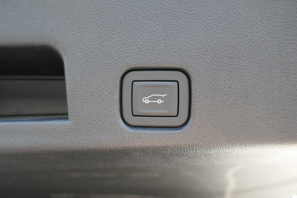 Certified 2025 Chevrolet Traverse RS image 19