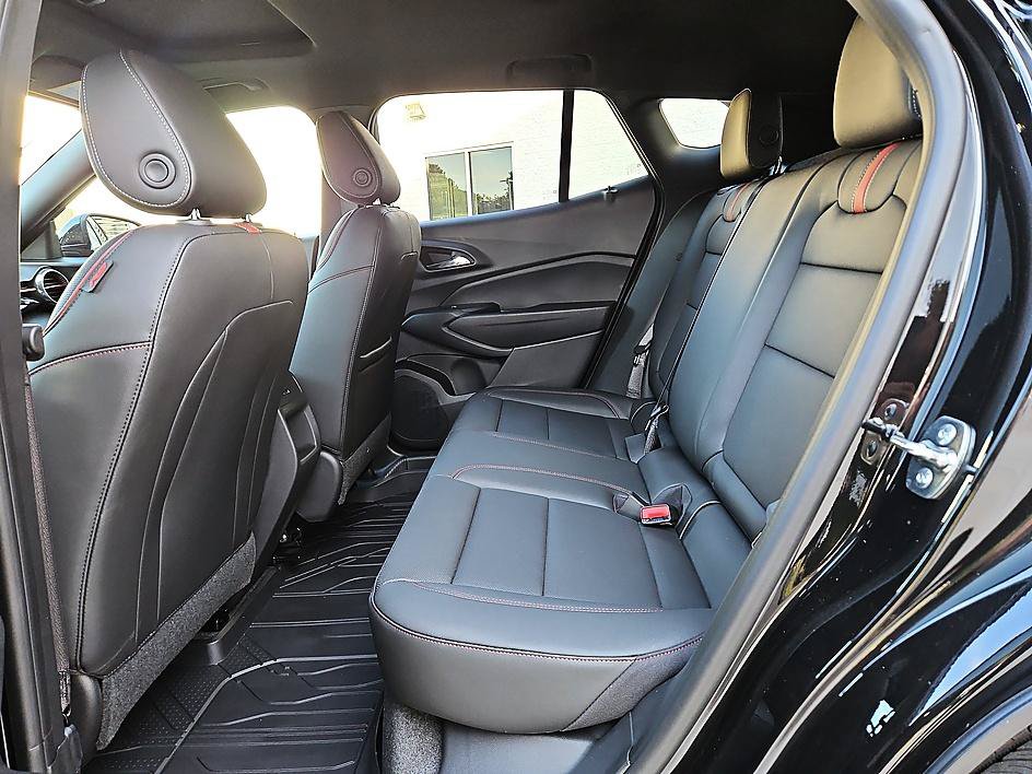 New 2026 Chevrolet Trax RS w/ Sunroof Package FWD image 10