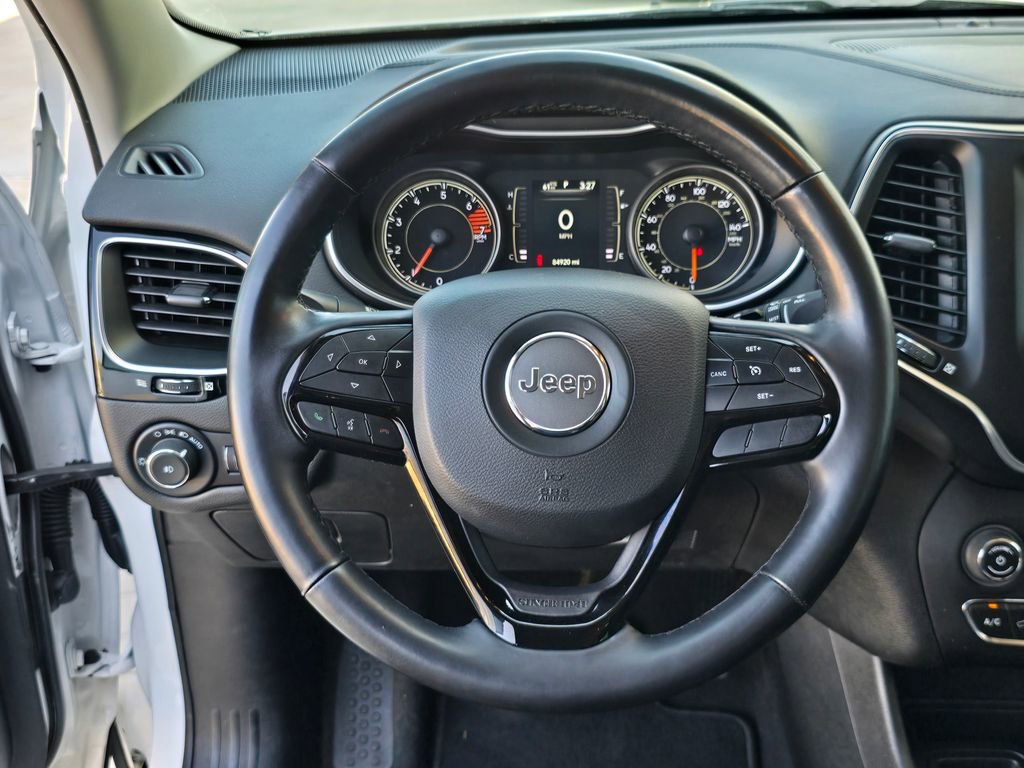Used 2021 Jeep Cherokee Latitude Plus FWD image 21