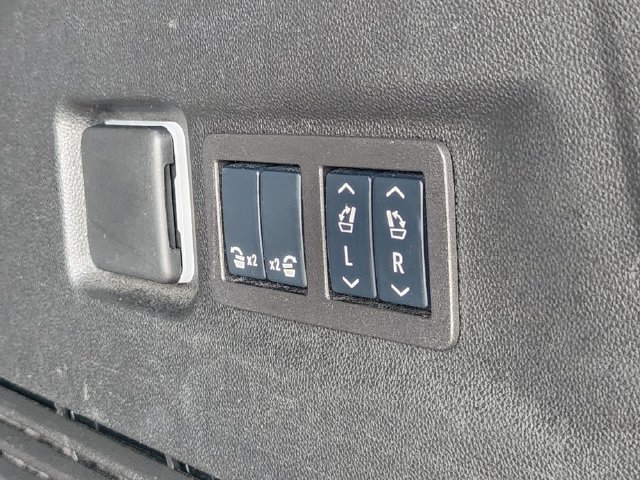 Used 2025 Chevrolet Suburban Premier AWD/4WD image 36