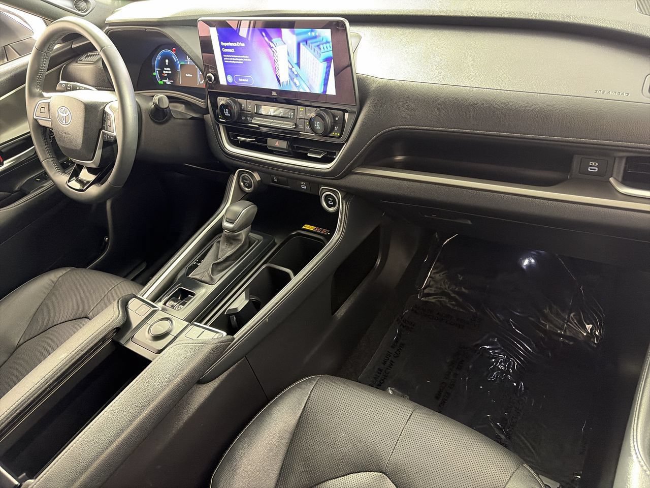 Used 2025 Toyota Grand Highlander AWD Hybrid image 25