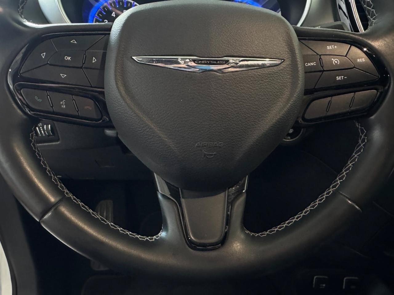 Used 2018 Chrysler Pacifica Touring Plus w/ S Appearance Package FWD image 22