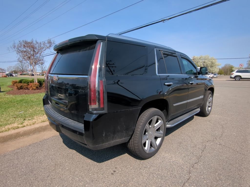 Used 2019 Cadillac Escalade Premium Luxury image 3