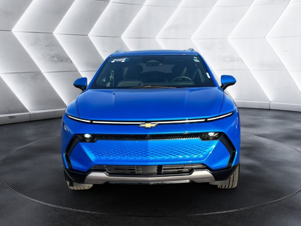 Certified 2025 Chevrolet Equinox EV LT w/ Convenience Package FWD image 8