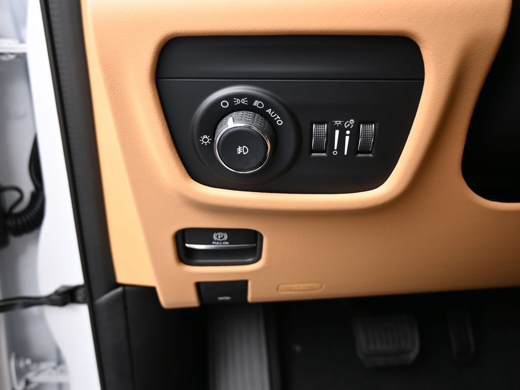 New 2025 Jeep Grand Cherokee L Summit AWD/4WD image 26