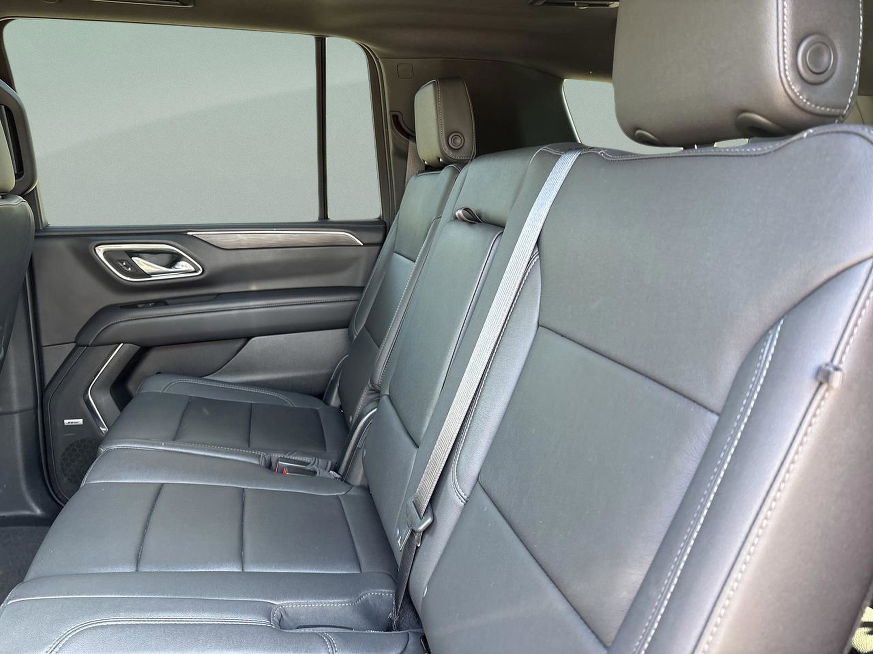 Used 2023 Chevrolet Suburban Z71 w/ Luxury Package image 19