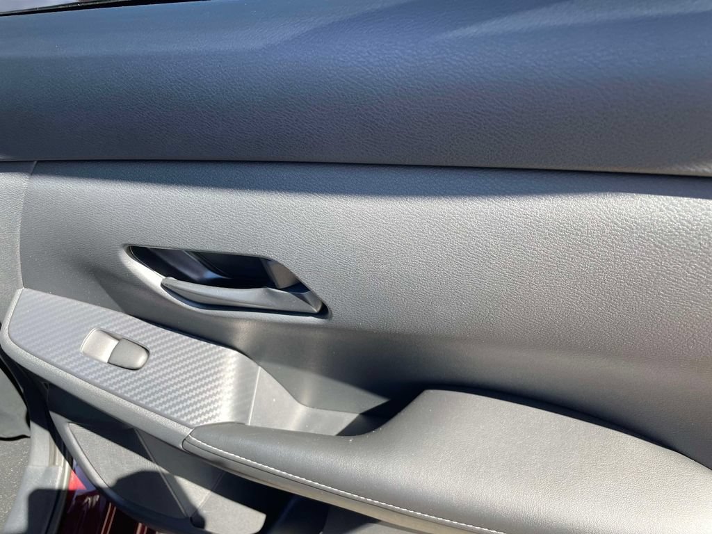 Used 2024 Nissan Sentra SV FWD image 11