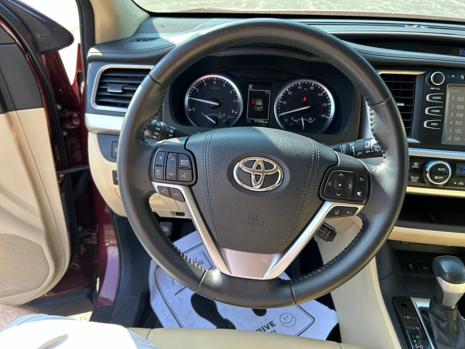 Used 2018 Toyota Highlander XLE AWD/4WD image 17