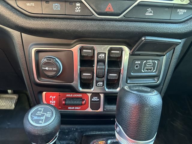 Used 2024 Jeep Wrangler Unlimited AWD/4WD image 17