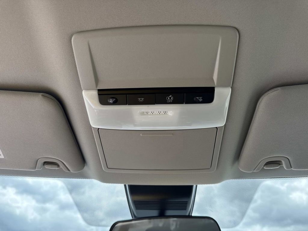 Used 2025 Nissan Altima 2.5 SV FWD image 46