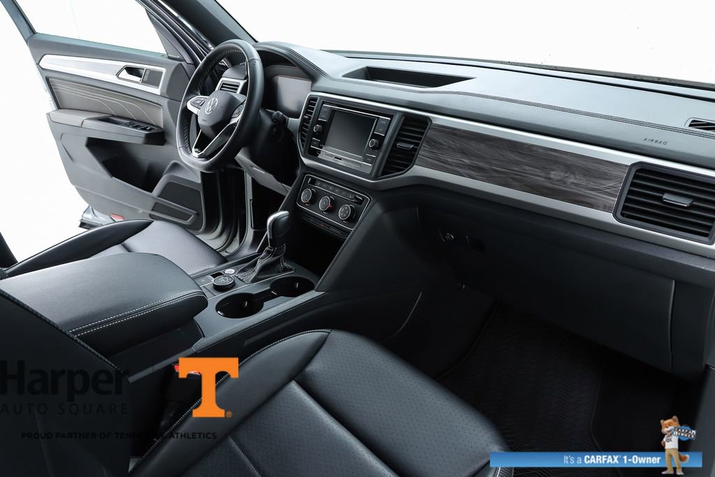 Used 2022 Volkswagen Atlas Cross Sport SE image 32