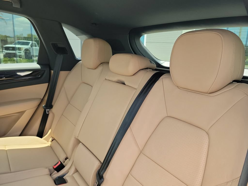 Used 2022 Porsche Cayenne AWD/4WD image 15