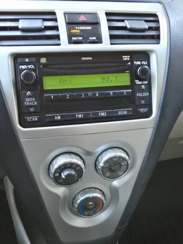 Used 2007 Toyota Yaris Sedan w/ Convenience Pkg FWD image 21