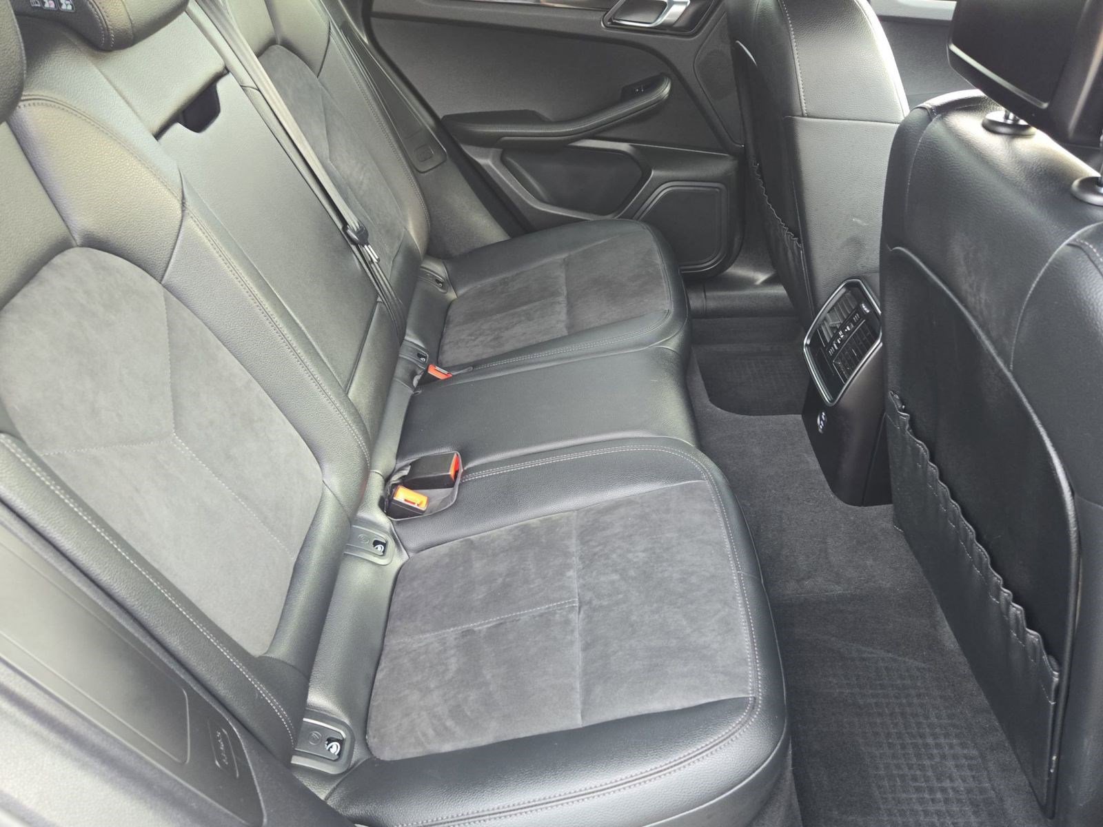 Used 2020 Porsche Macan image 29