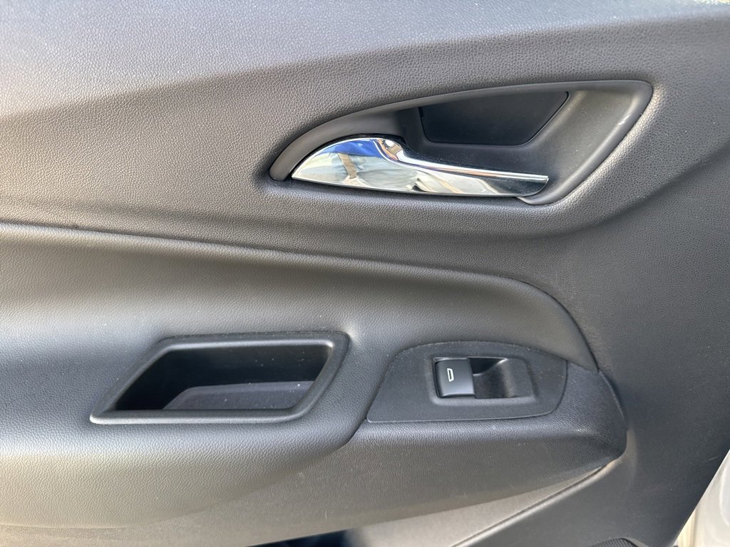 Used 2021 Chevrolet Equinox LT image 19