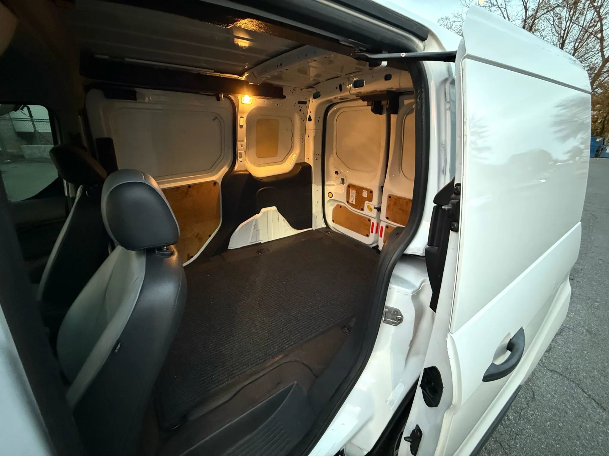 Used 2015 Ford Transit Connect XL image 20