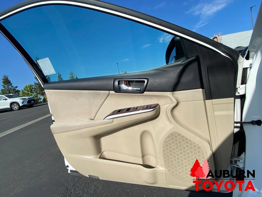 Used 2012 Toyota Camry XLE FWD image 31