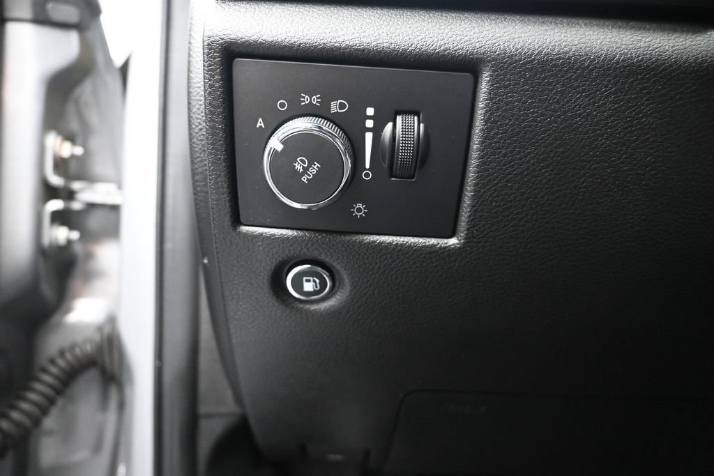 Used 2021 Jeep Grand Cherokee Laredo RWD image 12