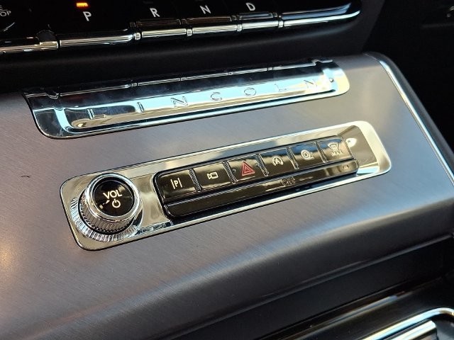 New 2026 Lincoln Aviator AWD image 12