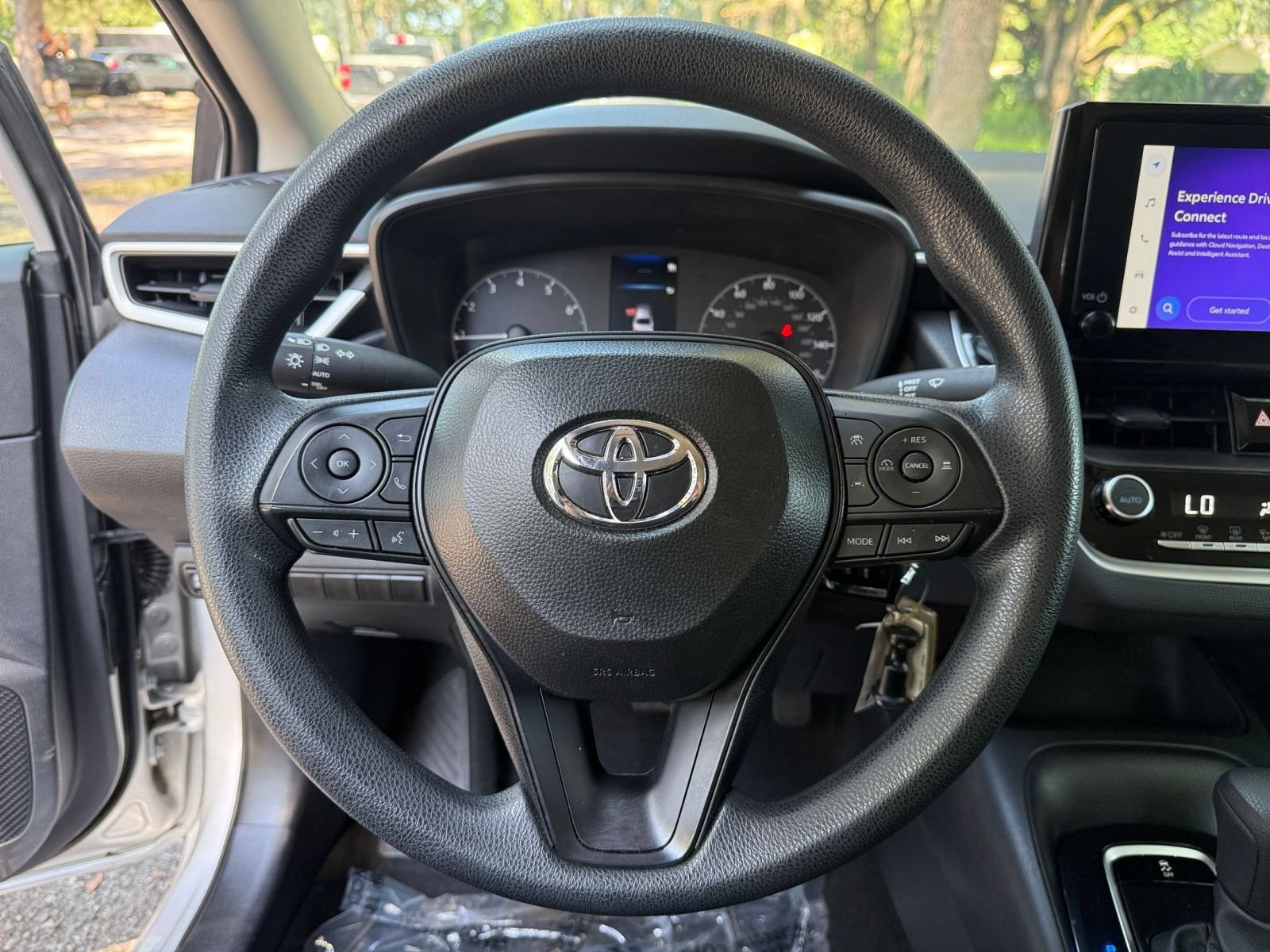 Used 2025 Toyota Corolla LE FWD image 27