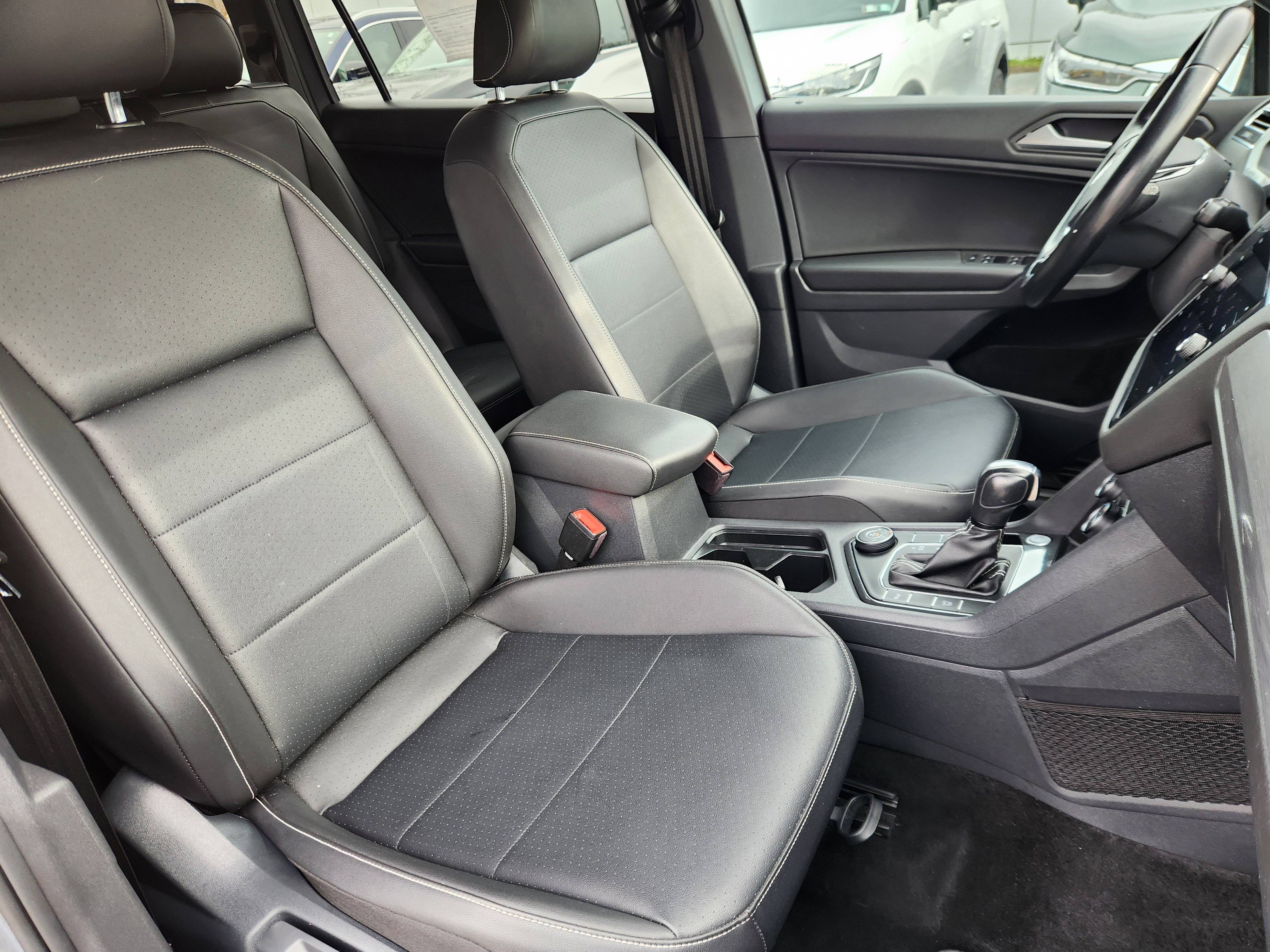 Used 2021 Volkswagen Tiguan SE R-Line w/ 3rd Row Seat Package image 14