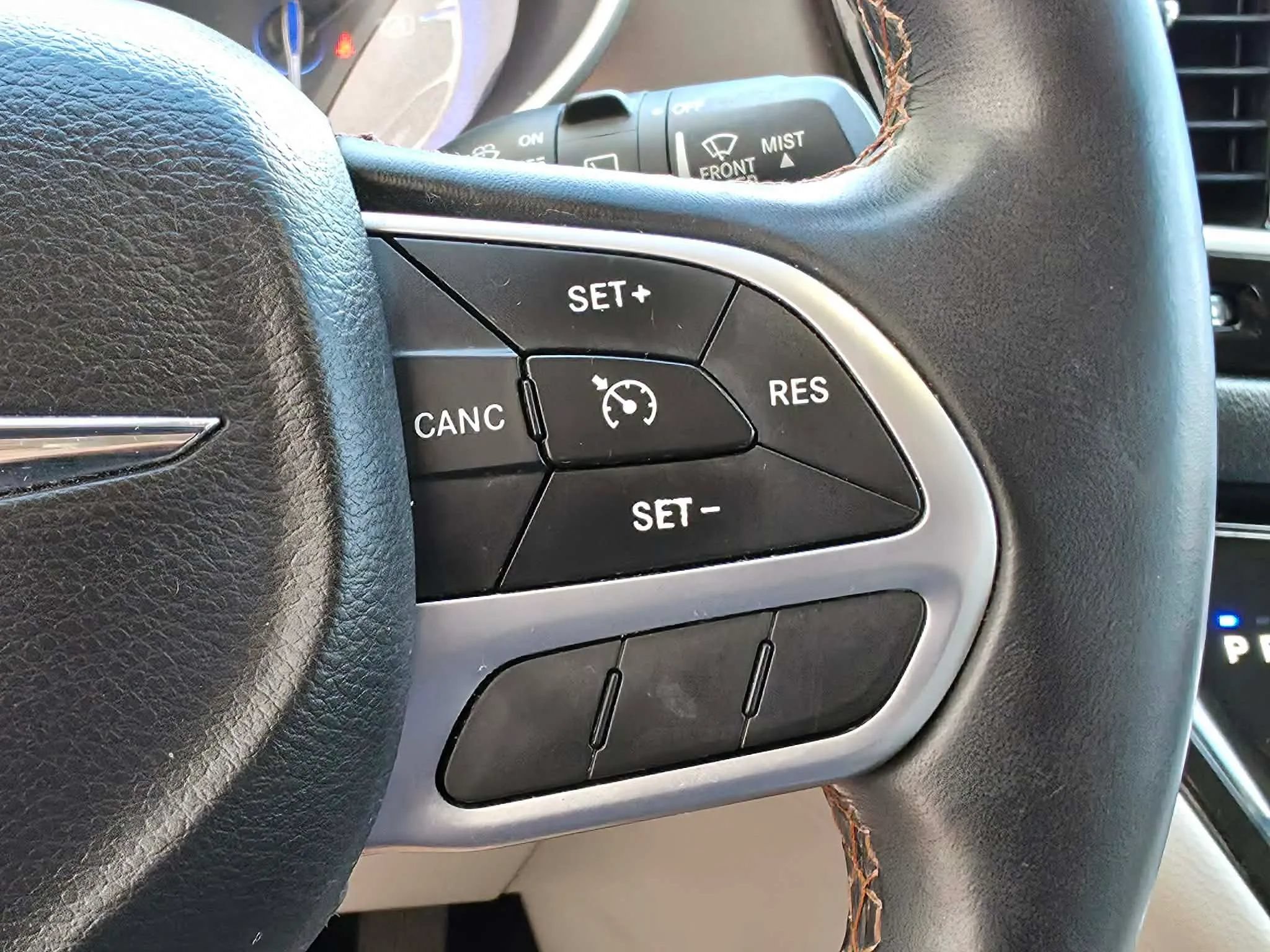 Used 2017 Chrysler Pacifica Touring-L FWD image 22
