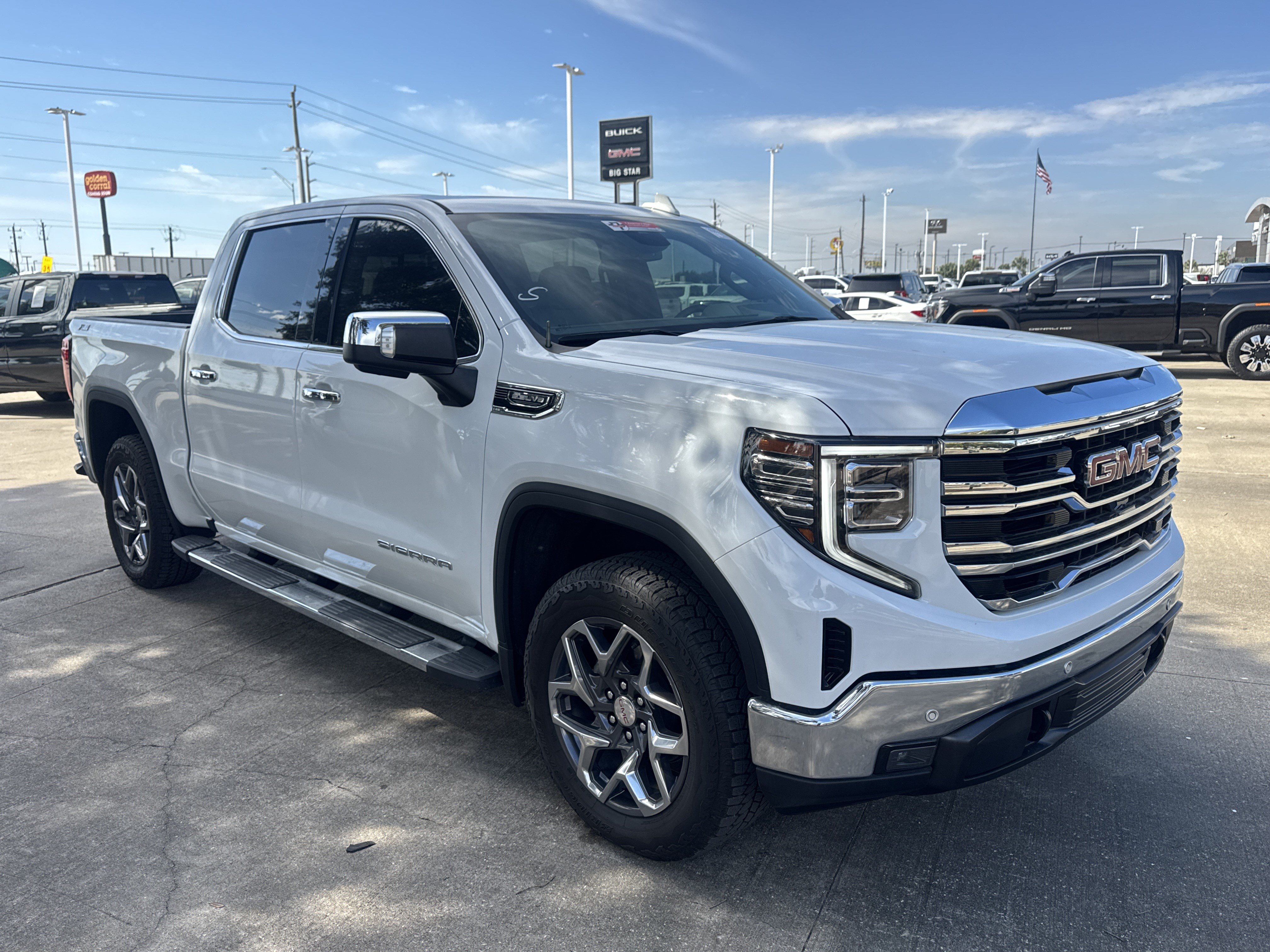 Used 2025 GMC Sierra 1500 SLT w/ SLT Premium Plus Package AWD/4WD image 18