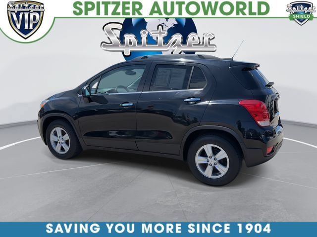 Used 2020 Chevrolet Trax LT w/ Sun & Sound Package FWD image 7