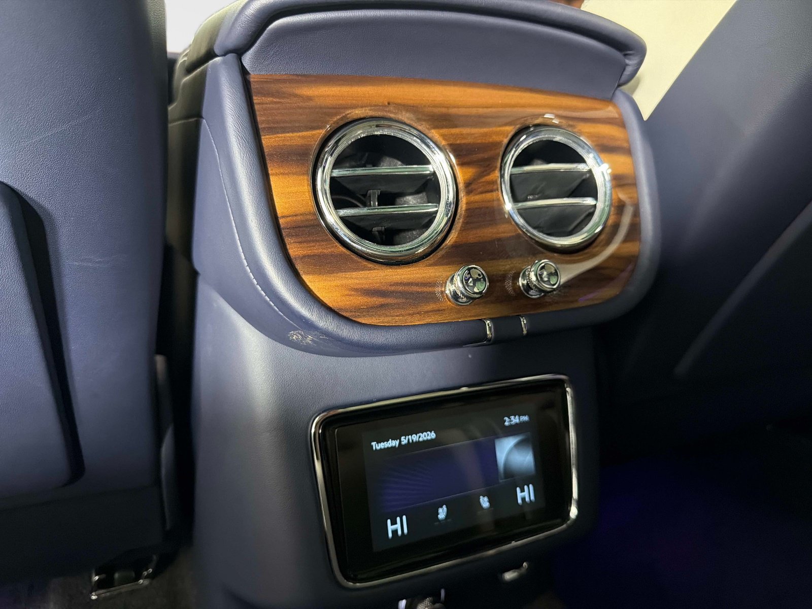 Used 2024 Bentley Bentayga AWD/4WD image 36