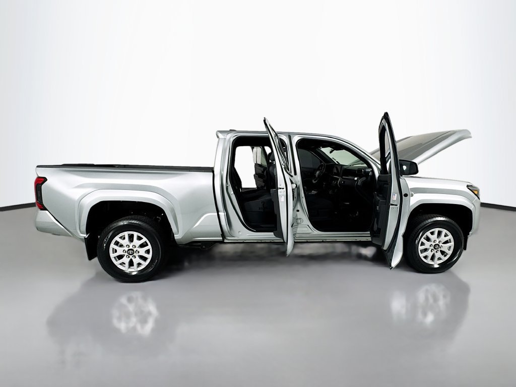 Used 2024 Toyota Tacoma SR5 AWD/4WD image 26