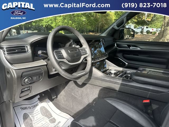 Used 2024 Jeep Wagoneer L Series II w/ Flexible Seating Group image 18