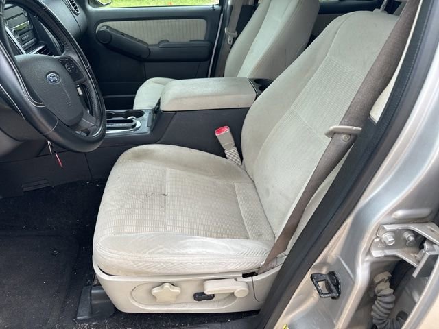 Used 2008 Ford Explorer XLT image 9