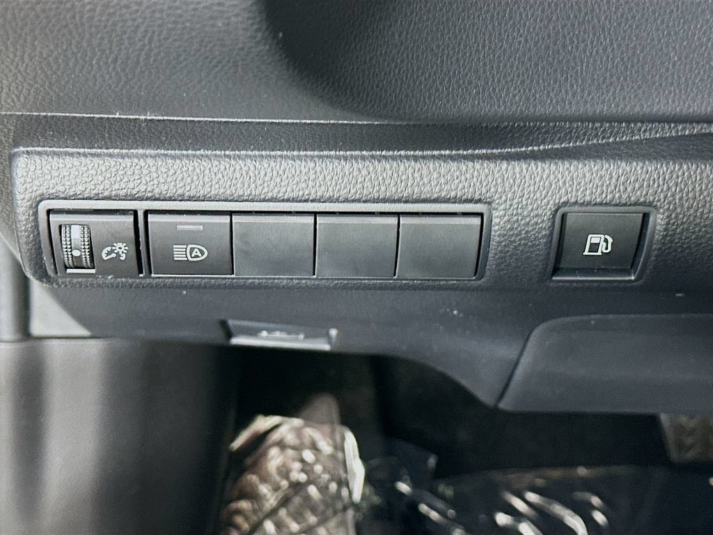 Used 2025 Toyota Corolla Hybrid Sedan FWD image 15