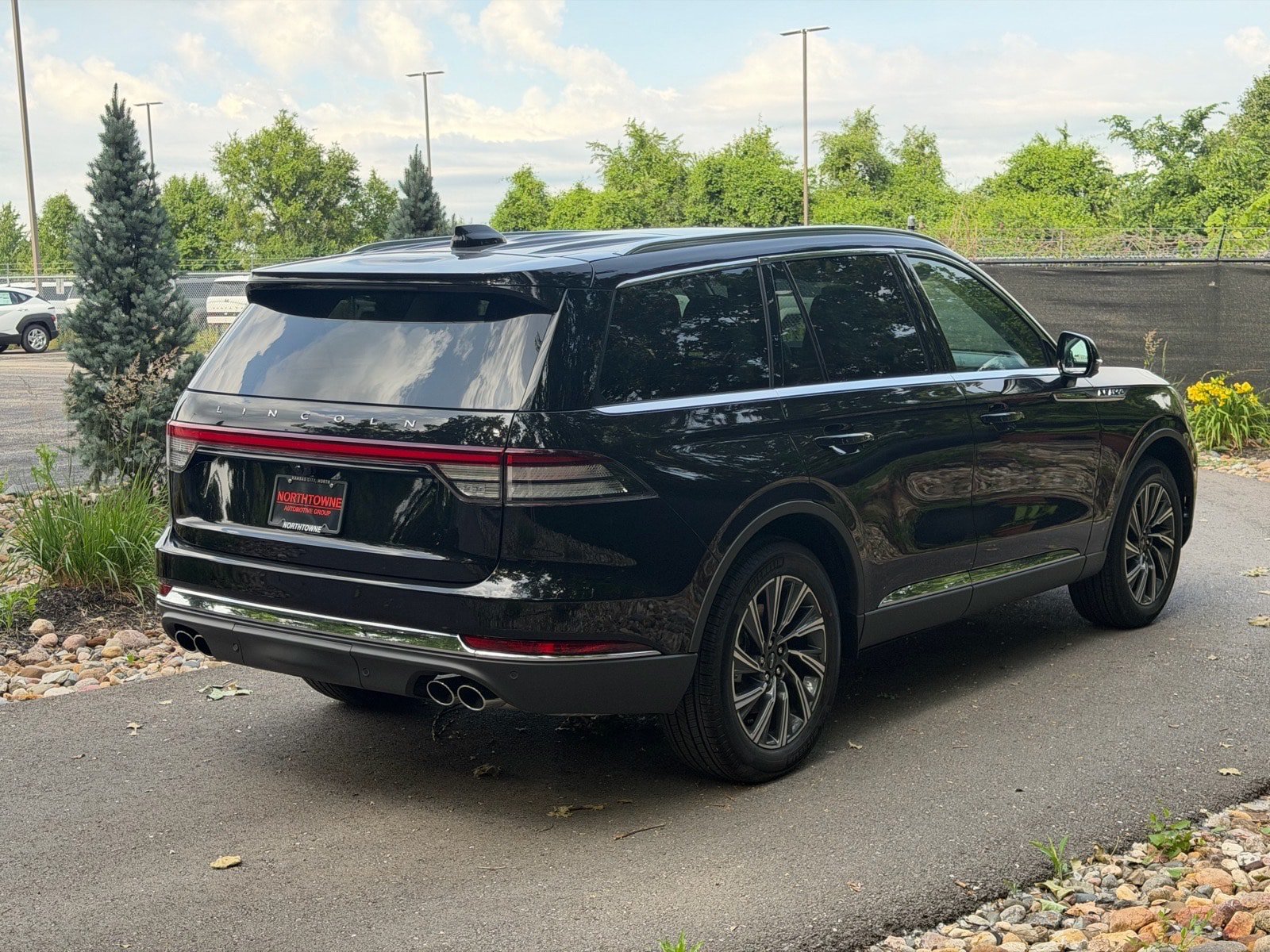 New 2026 Lincoln Aviator AWD image 5