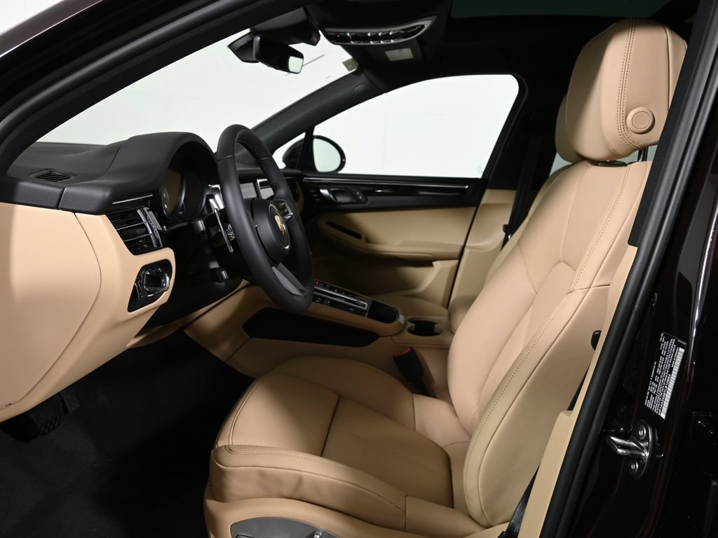 New 2026 Porsche Macan AWD/4WD image 5