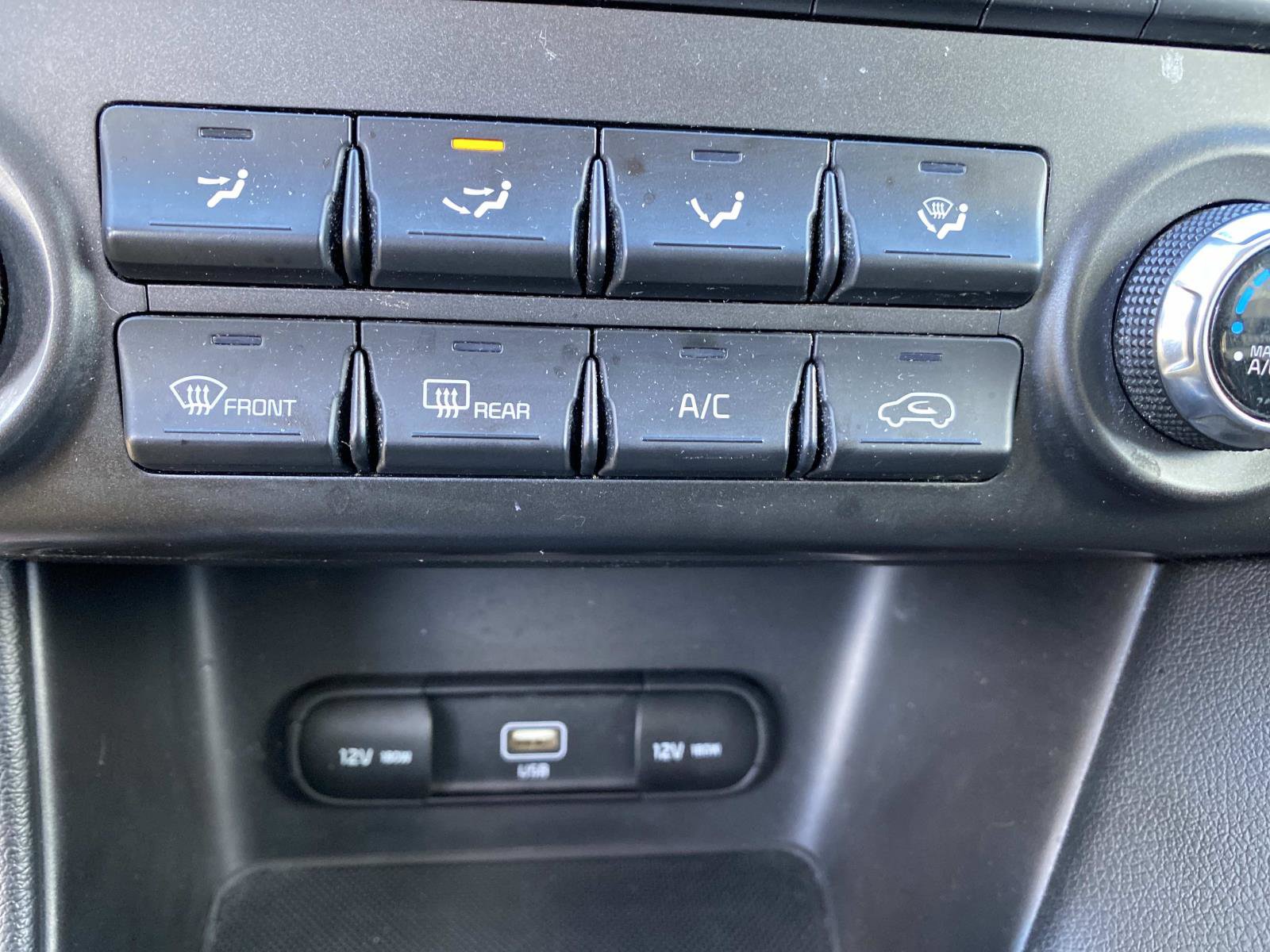 Used 2020 Kia Sportage LX image 12