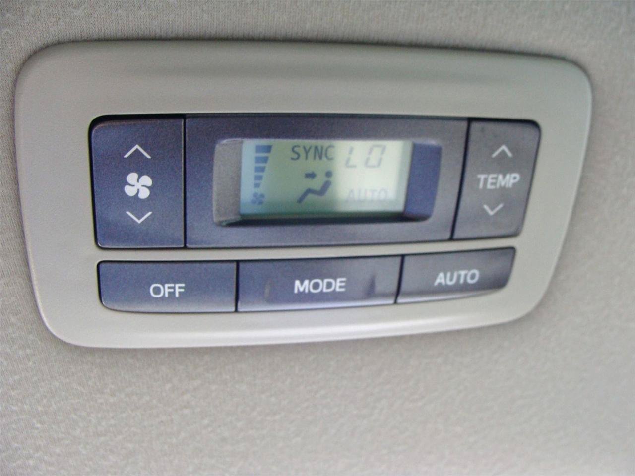 Used 2014 Toyota Sienna XLE FWD image 29