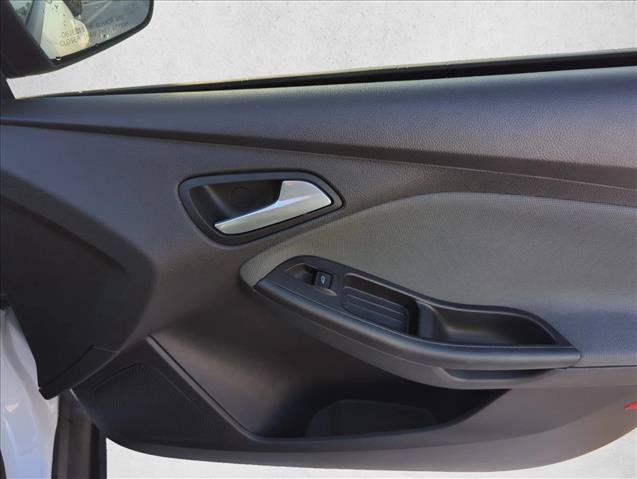 Used 2013 Ford Focus SE FWD image 28