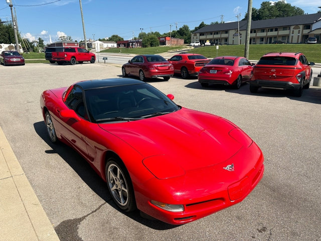 Used 2003 Chevrolet Corvette Coupe w/ Preferred Equipment Group RWD image 6