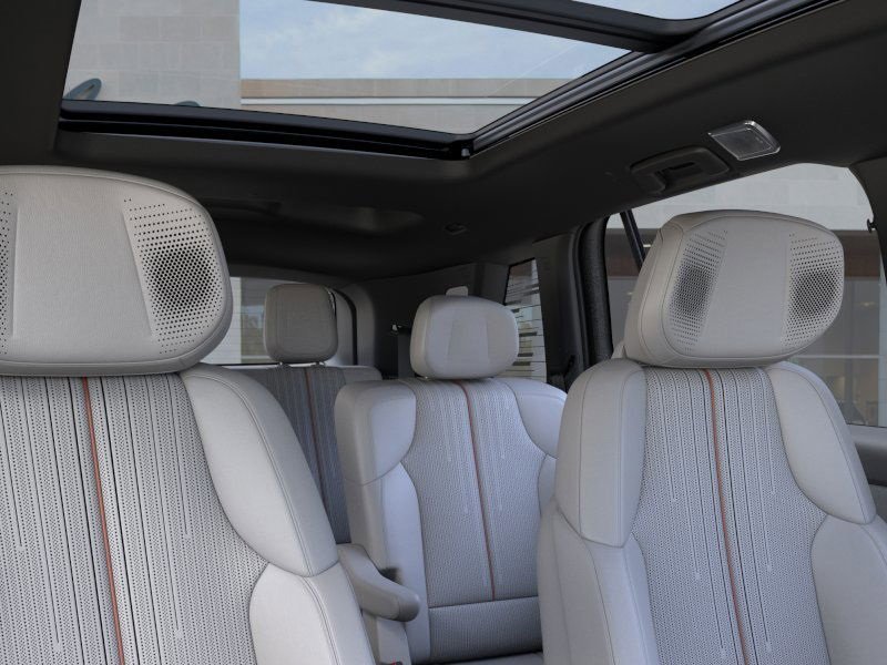 New 2026 Cadillac Vistiq Luxury image 24