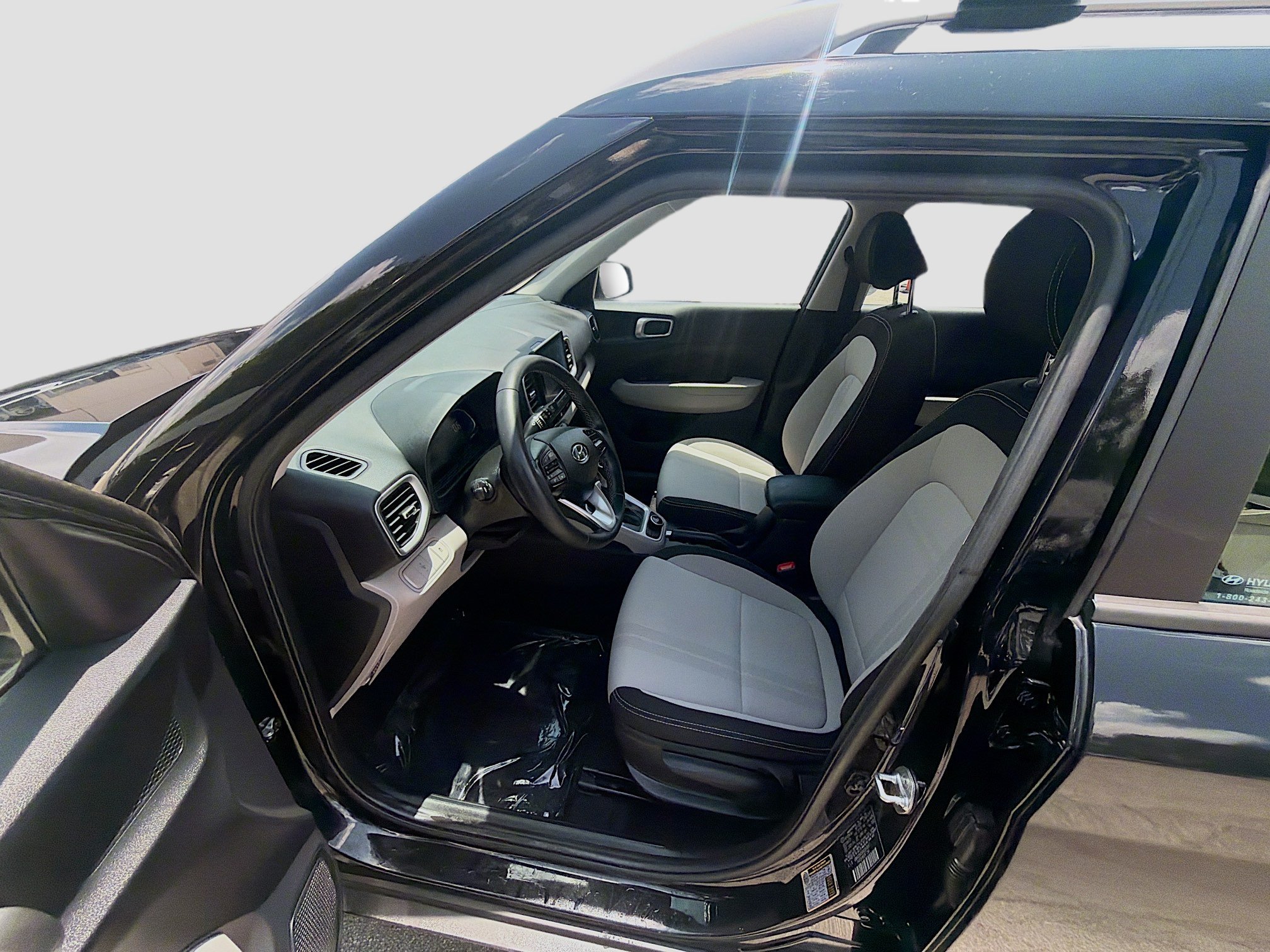 Used 2024 Hyundai Venue SEL FWD image 16