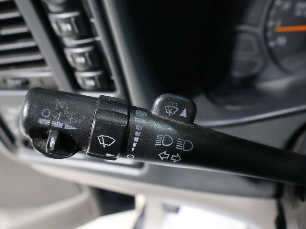 Used 2006 Chevrolet Avalanche LS image 31