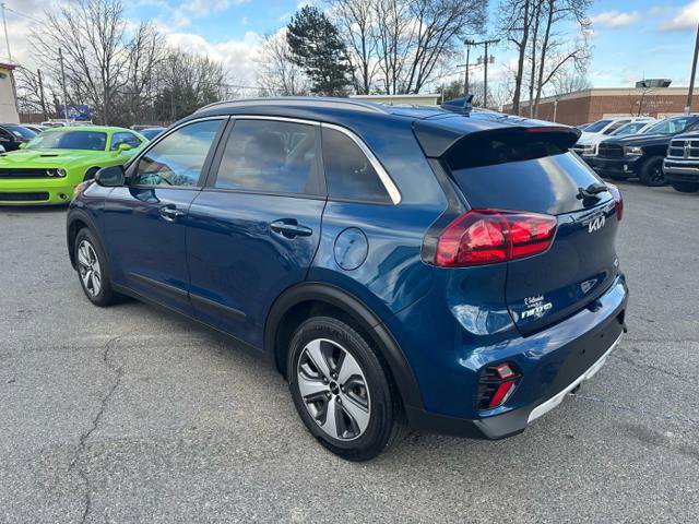 Used 2022 Kia Niro LX image 7