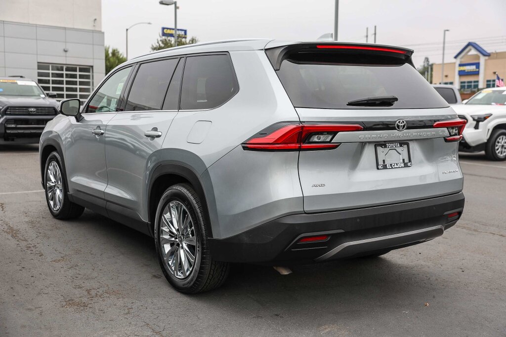 Certified 2024 Toyota Grand Highlander AWD image 25