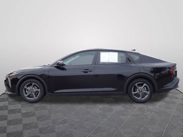 Used 2025 Kia K4 FWD image 2
