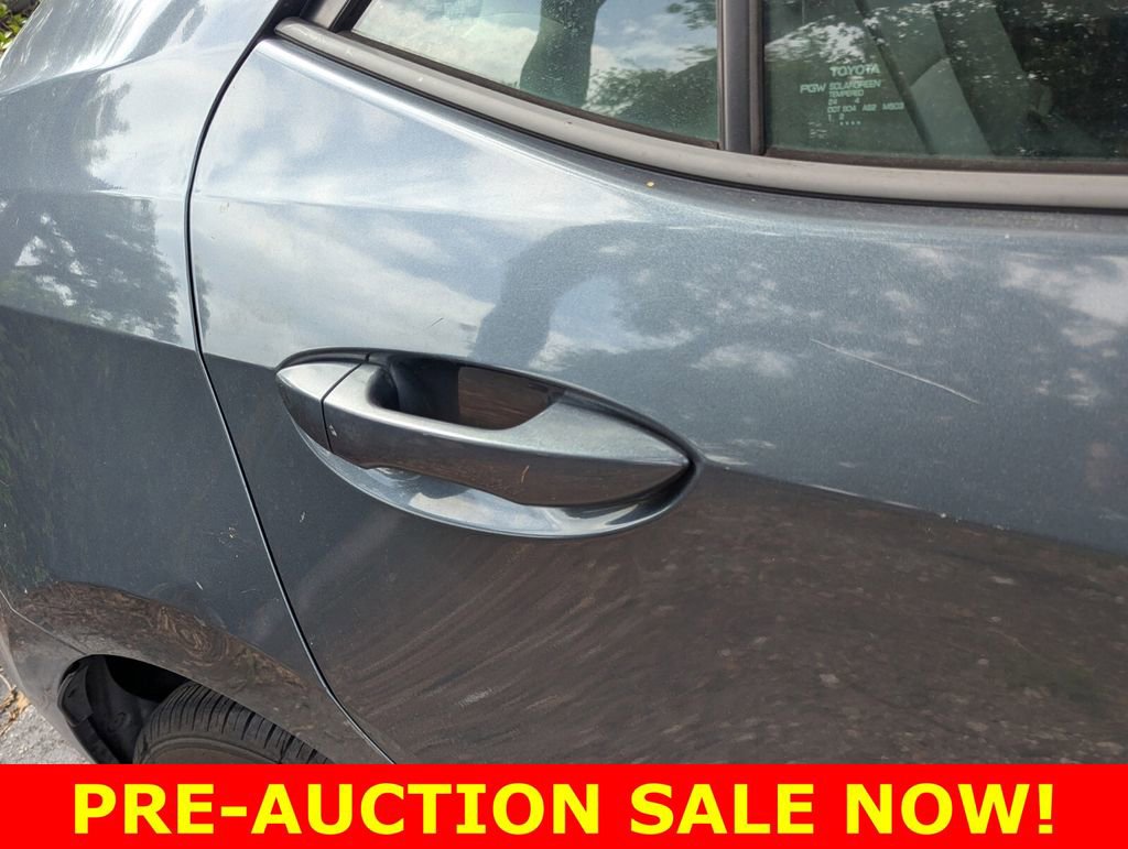 Used 2014 Toyota Corolla LE FWD image 13