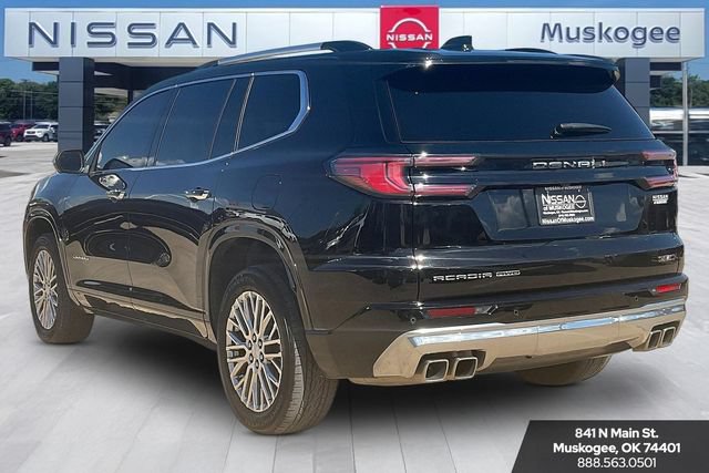 Used 2025 GMC Acadia Denali w/ LPO, Floor Liner Package AWD/4WD image 4