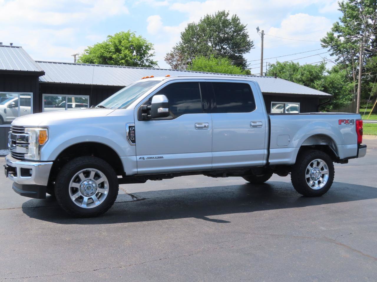 Used 2017 Ford F250 Lariat w/ Lariat Ultimate Package AWD/4WD image 2